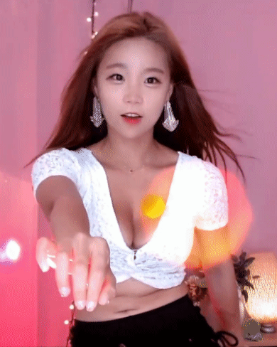 16178630599099.gif