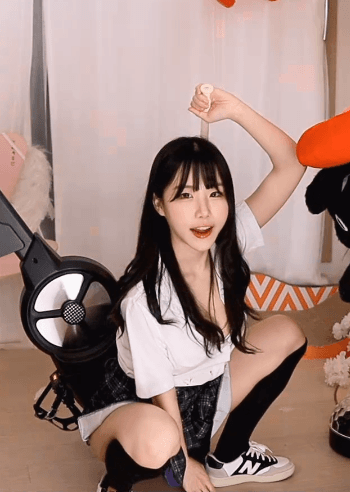 16178702221676.gif