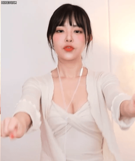 16178704389011.gif