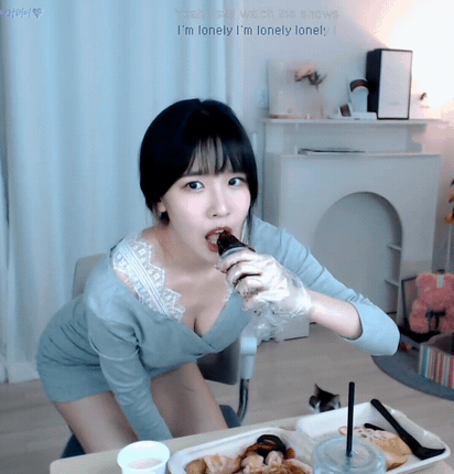 16182244637155.gif