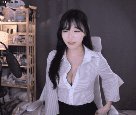 16182244756309.gif