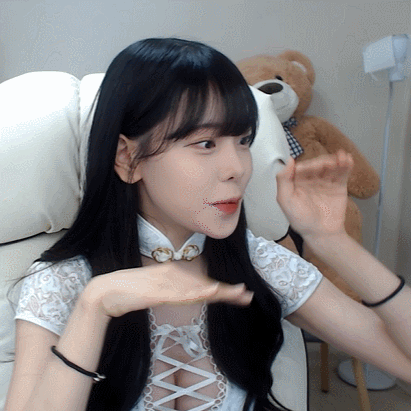16182924025852.gif