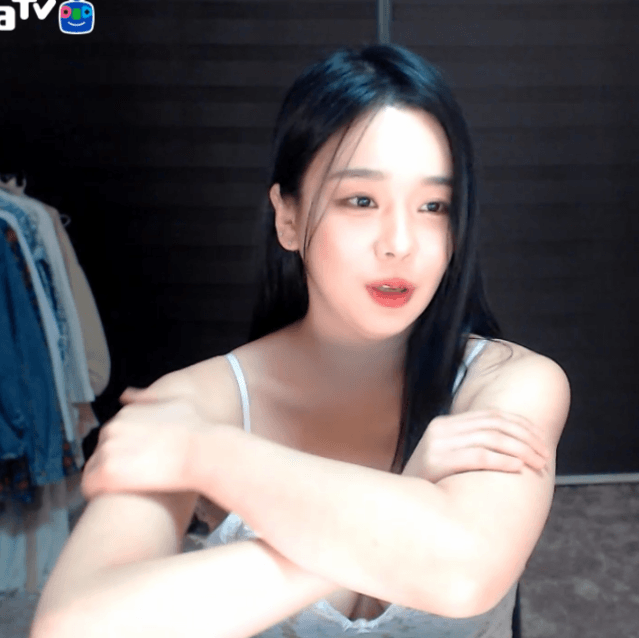 16199122371767.gif