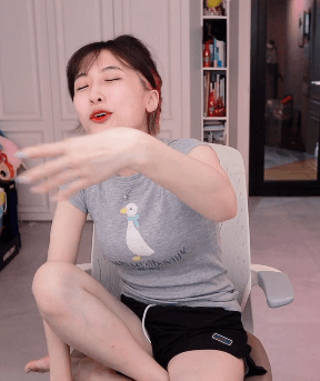 16256372113024.gif