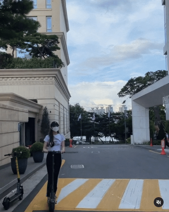 16303045986076.gif