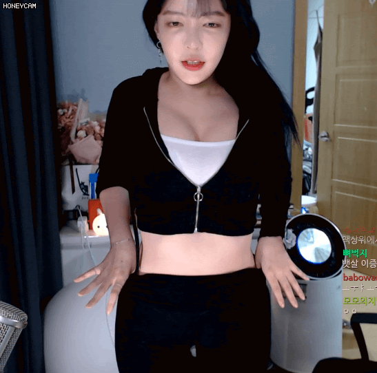 16352182132094.gif